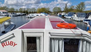 Alpha 32 - Ruby - 5 Berth Inland Cruiser