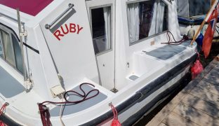 Alpha 32 - Ruby - 5 Berth Inland Cruiser