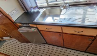 Alpha 32 - Ruby - 5 Berth Inland Cruiser