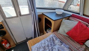 Alpha 32 - Ruby - 5 Berth Inland Cruiser