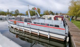 Aquafibre 45 Ideal - Magnifique - 7 Berth Inland Cruiser