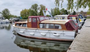 Summercraft 30 - Mistle Thrush - 4 Berth Wooden Cruiser