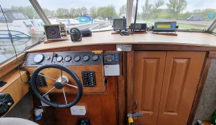 Seamaster 25 - Compass Rose - 4 Berth Inland Cruiser