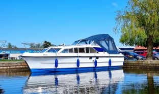 Bounty 27 - Glimmering - 2 Berth Inland Cruiser