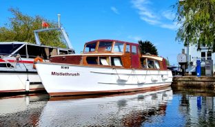 Summercraft 30 - Mistle Thrush - 4 Berth Wooden Cruiser