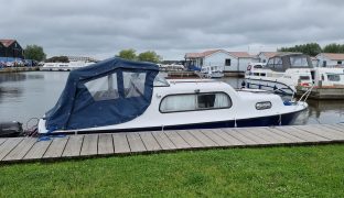 Freeman - My Way - 3 Berth Inland Cruiser