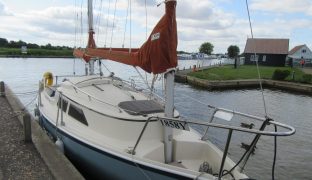 Hunter Liberty 23 - Laissez Faire - 3 Berth Sailing Yacht