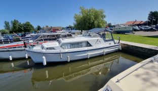 Susie May - 5 Berth Inland Cruiser