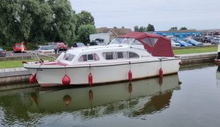 Elysian 27 - Genevieve - 4 Berth Inland Cruiser