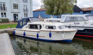 Freeman 22 - New Dawn - 4 Berth Inland Cruiser