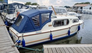 Freeman 22 - New Dawn - 4 Berth Inland Cruiser