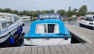 Broom Skipper - Genesis - 4 Berth Inland river cruiser 