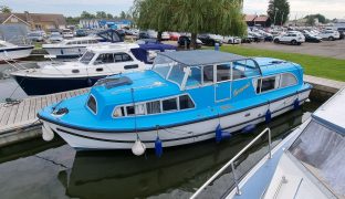 Broom Skipper - Genesis - 4 Berth Inland Cruiser