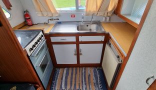 Broom Skipper - Genesis - 4 Berth Inland river cruiser 