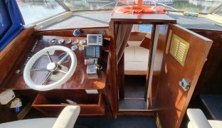 Seamaster 8m - Ocean Blue  - 4 Berth Inland Cruiser