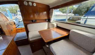 Freeman 22 - New Dawn - 4 Berth Classic Inland Cruiser