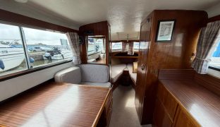 Freeman 22 - New Dawn - 4 Berth Classic Inland Cruiser