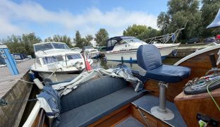 Freeman 22 - New Dawn - 4 Berth Classic Inland Cruiser