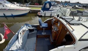 Freeman 22 - New Dawn - 4 Berth Classic Inland Cruiser