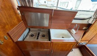 Freeman 22 - New Dawn - 4 Berth Classic Inland Cruiser