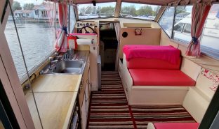 Bounty Sedan 27 - La Concha - 4 Berth Inland Cruiser