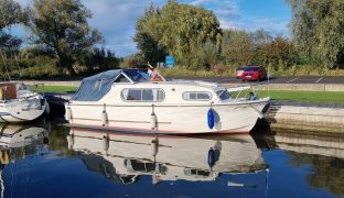 Freeman 23 - Rainbow Wish - 4 Berth Classic Motor Boat