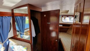 Freeman 23 - Rainbow Wish - 4 Berth Classic Motor Boat