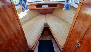 Freeman 23 - Rainbow Wish - 4 Berth Classic Motor Boat