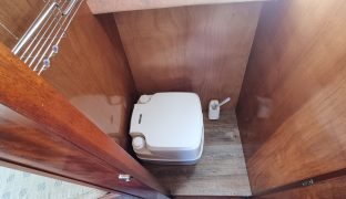 Freeman 23 - Rainbow Wish - 4 Berth Classic Motor Boat