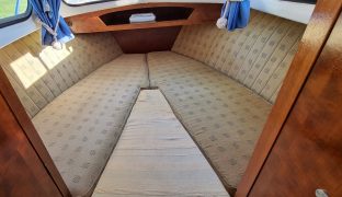 Freeman 23 - Rainbow Wish - 4 Berth Classic Motor Boat