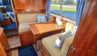 Freeman 23 - Rainbow Wish - 4 Berth Classic Motor Boat