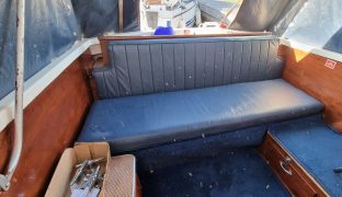 Freeman 23 - Rainbow Wish - 4 Berth Classic Motor Boat