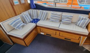 Aquafibre Lowliner 38 - Hiltons Pride - 7 Berth Inland Cruiser