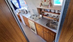 Aquafibre Lowliner 38 - Hiltons Pride - 7 Berth Inland Cruiser