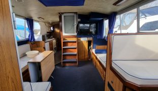 Aquafibre Lowliner 38 - Hiltons Pride - 7 Berth Inland Cruiser