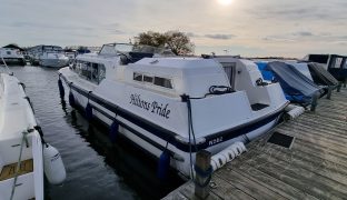 Aquafibre Lowliner 38 - Hiltons Pride - 7 Berth Inland Cruiser