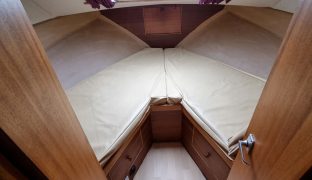 Sheerline 950 - Knot 2 Knight - 6 Berth Inland Cruiser