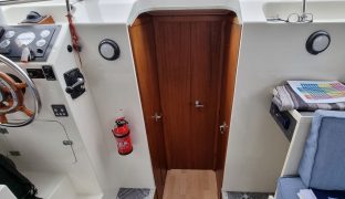 Sheerline 950 - Knot 2 Knight - 6 Berth Inland Cruiser