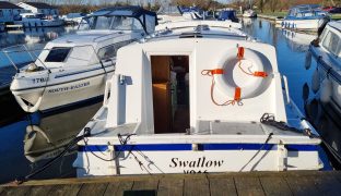 Hampton Safari - Swallow - 4 Berth Inland Cruiser