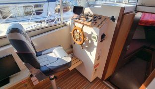 Bourne 35 - Here & There - 6 Berth Inland river cruiser