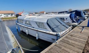 Dawncraft 30 - Eclipse - 5 Berth Inland Cruiser