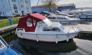 Beaves Marine - Lady Anne - 4 Berth Inland Cruiser