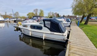 Freeman 22 MK2 - Gentle Dreamer   - 4 Berth Classic inland Cruiser 