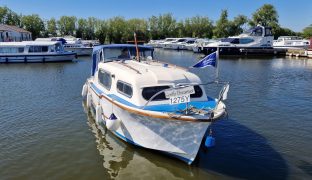 Freeman 22 MK2 - Gentle Dreamer   - 4 Berth Classic inland Cruiser 