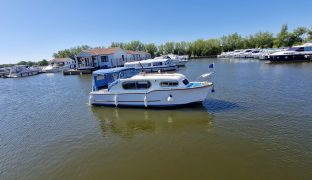 Freeman 22 MK2 - Gentle Dreamer   - 4 Berth Classic inland Cruiser 
