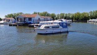Freeman 22 MK2 - Gentle Dreamer   - 4 Berth Classic inland Cruiser 