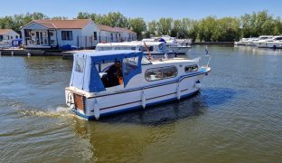 Freeman 22 MK2 - Gentle Dreamer   - 4 Berth Classic inland Cruiser 