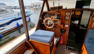 Classic 35 - Lady Elizabeth - 5 Berth Inland Cruiser