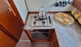 Classic 35 - Lady Elizabeth - 5 Berth Inland Cruiser