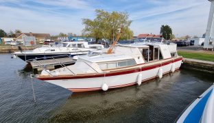 Classic 35 - Lady Elizabeth - 5 Berth Inland Cruiser